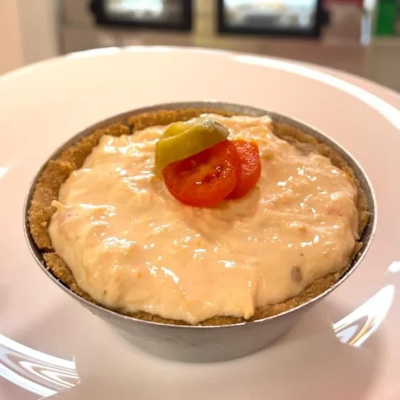 Quiche de frango com massa de farinha de amêndoas